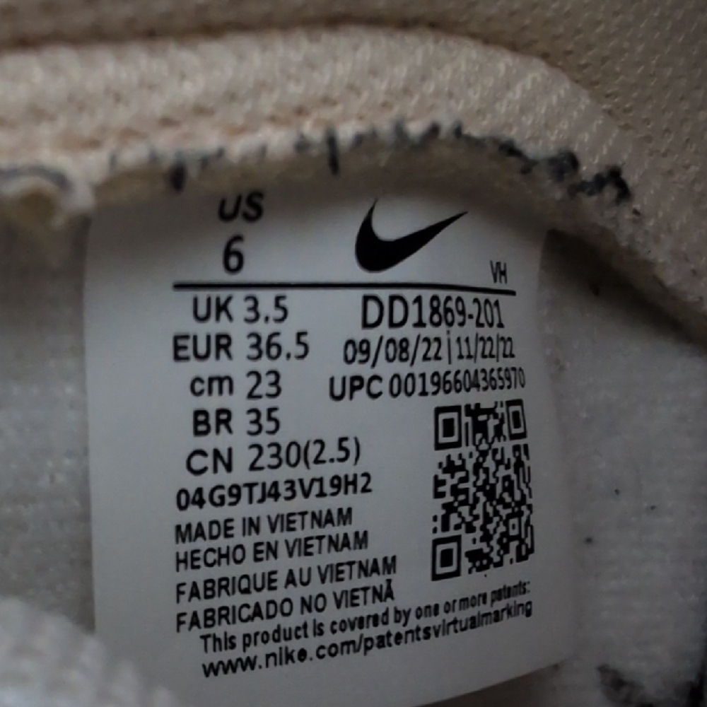 Women's Nike Dunk High "Pale Vanilla" - Picture 7 of 7